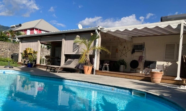 store vertical guidé