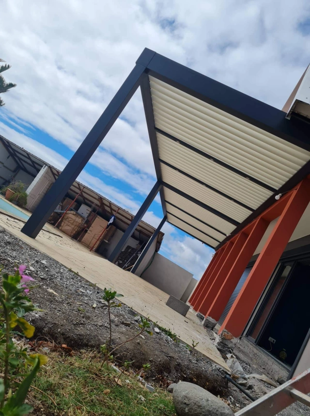 2 PERGOLA BIOCLIMATIQUE SAINT-DENIS