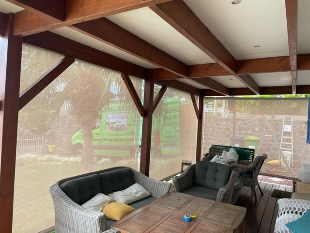 3 STORE VERTICAL GUIDÉ LA POSSESSION