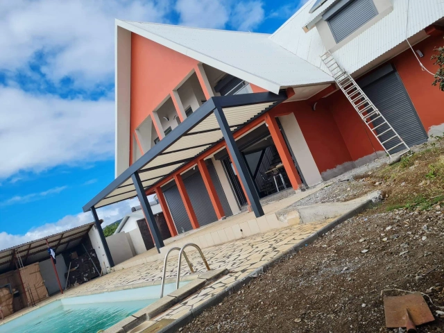 5 PERGOLA BIOCLIMATIQUE SAINT-DENIS