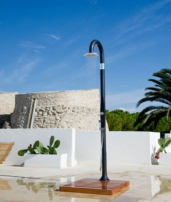 7 SOLAR SHOWER