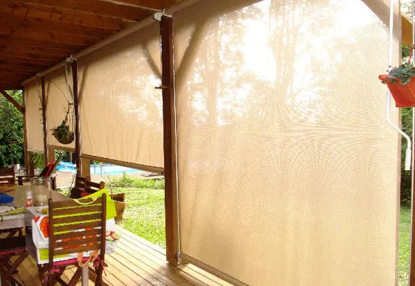 store vertical guide pergola