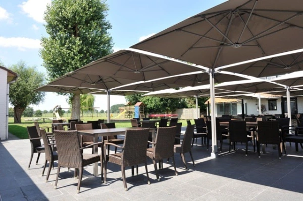 amenager-espace-exterieur-de-vente-parasol