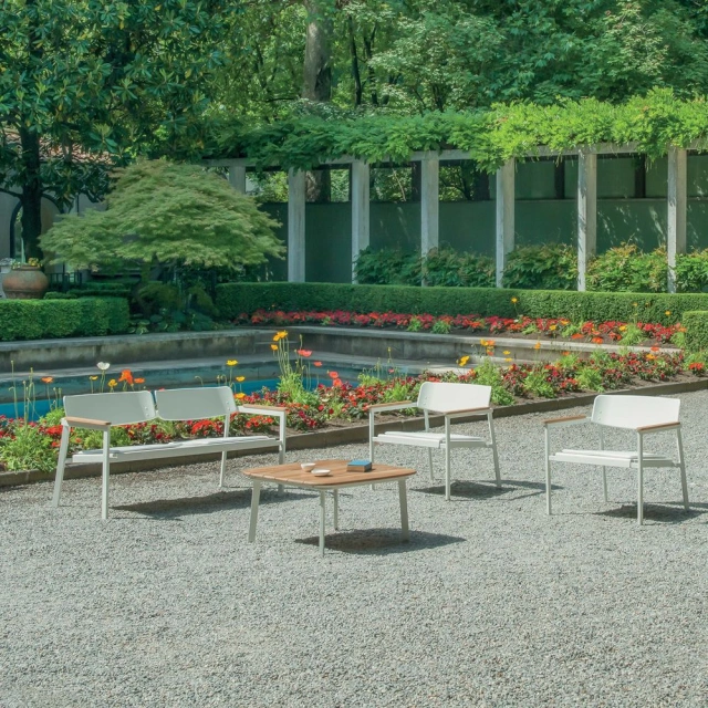 shine-b-table-basse-en-metal-peint-blanc-avec-plateau-en-teck