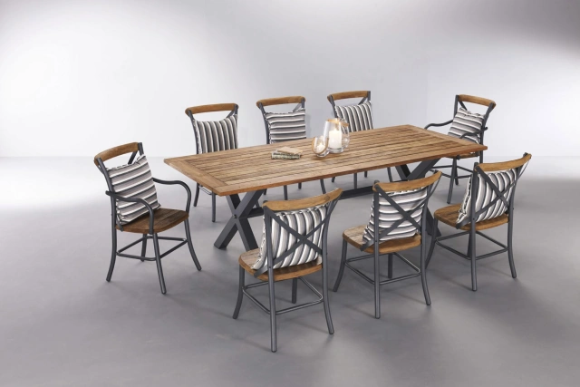 SM-LAR-001_ensemble-repas-LARGO-v1-1-2048x1366