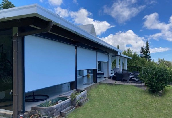 store zippé tenue impeccable